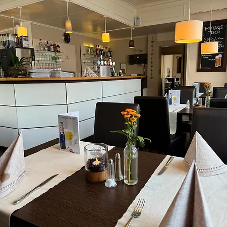 Alte Schmiede & Restaurant Отель *